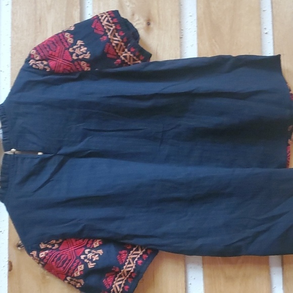 Savanna Jane Embroidered Short Sleeve Sz. S Blouse Tunic NWT - Picture 4 of 13